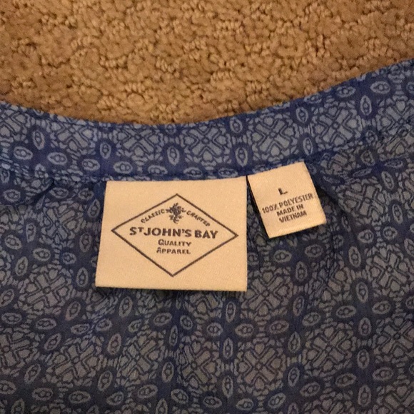 Gorgeous Blouse - Picture 5 of 7